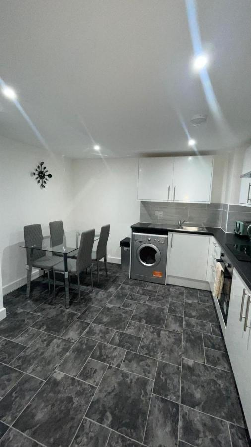 2 Bed Room Luxury Apartment In Old Kent Road ลอนดอน ภายนอก รูปภาพ