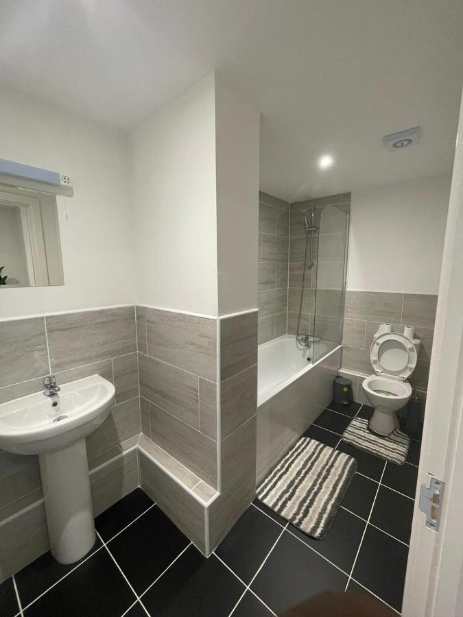 2 Bed Room Luxury Apartment In Old Kent Road ลอนดอน ภายนอก รูปภาพ