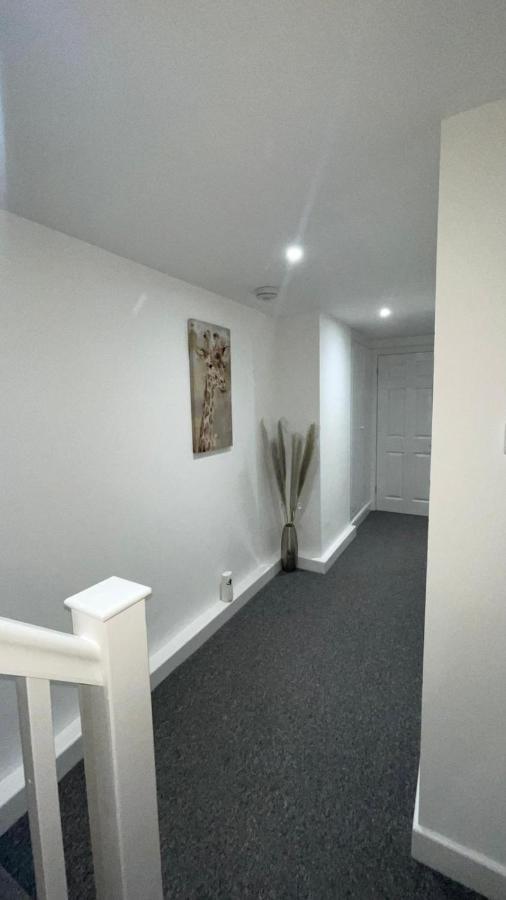 2 Bed Room Luxury Apartment In Old Kent Road ลอนดอน ภายนอก รูปภาพ